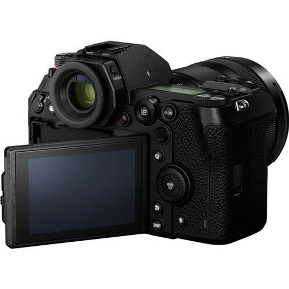 Panasonic DC-S1 LUMIX S Full Frame Mirrorless Camera Body 