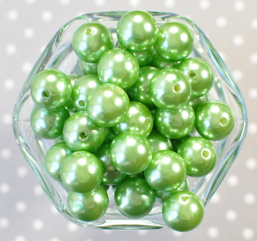 16mm Spring Green pearl bubblegum beads