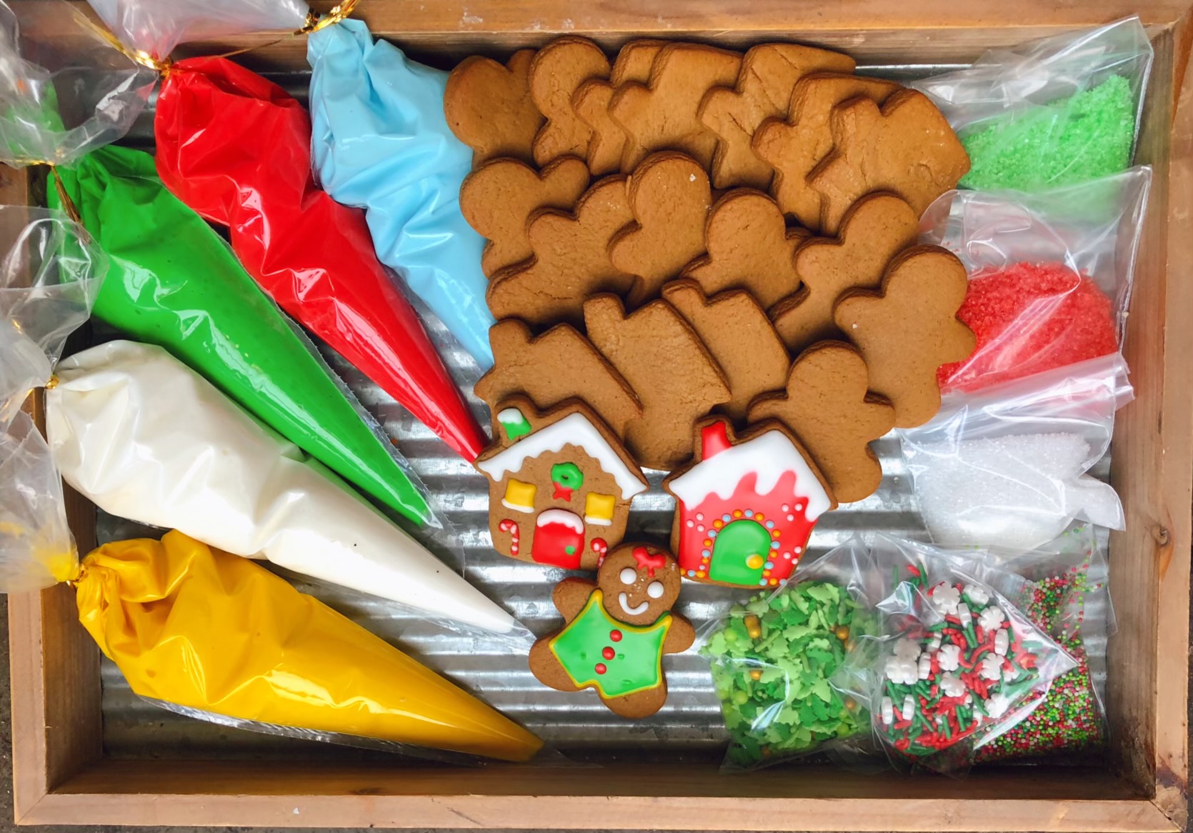 Gingerbread Cookie Decorating Kit - Maggie & Molly\'s Bakery