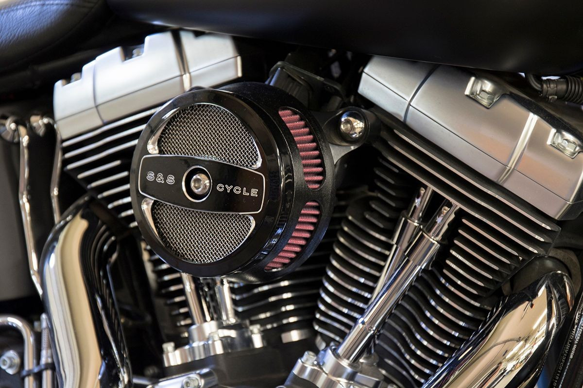S&S Cycle EC Approved Stealth Air Cleaner Kit for Cable Throttle