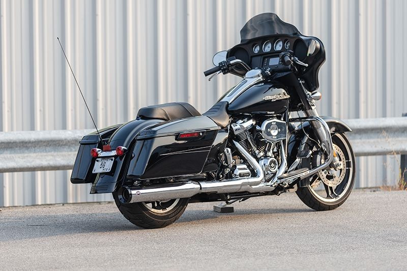 Swindler 2-1 Chrome 4.5" Muffler Kit for 2017-2024 M8 Touring Models