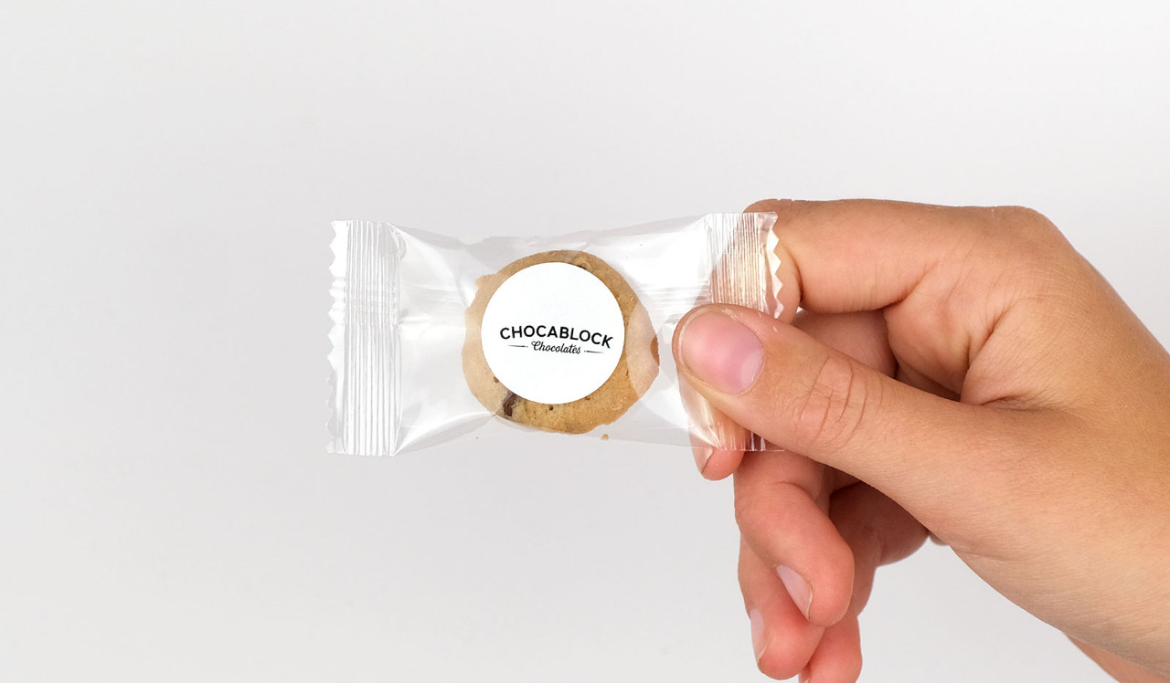 Model holding cookie for sizing purposes