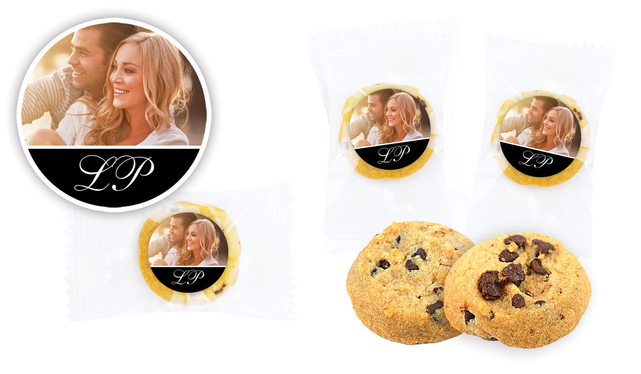 A Photo With Square Wedding Bite-Size Cookie 5g