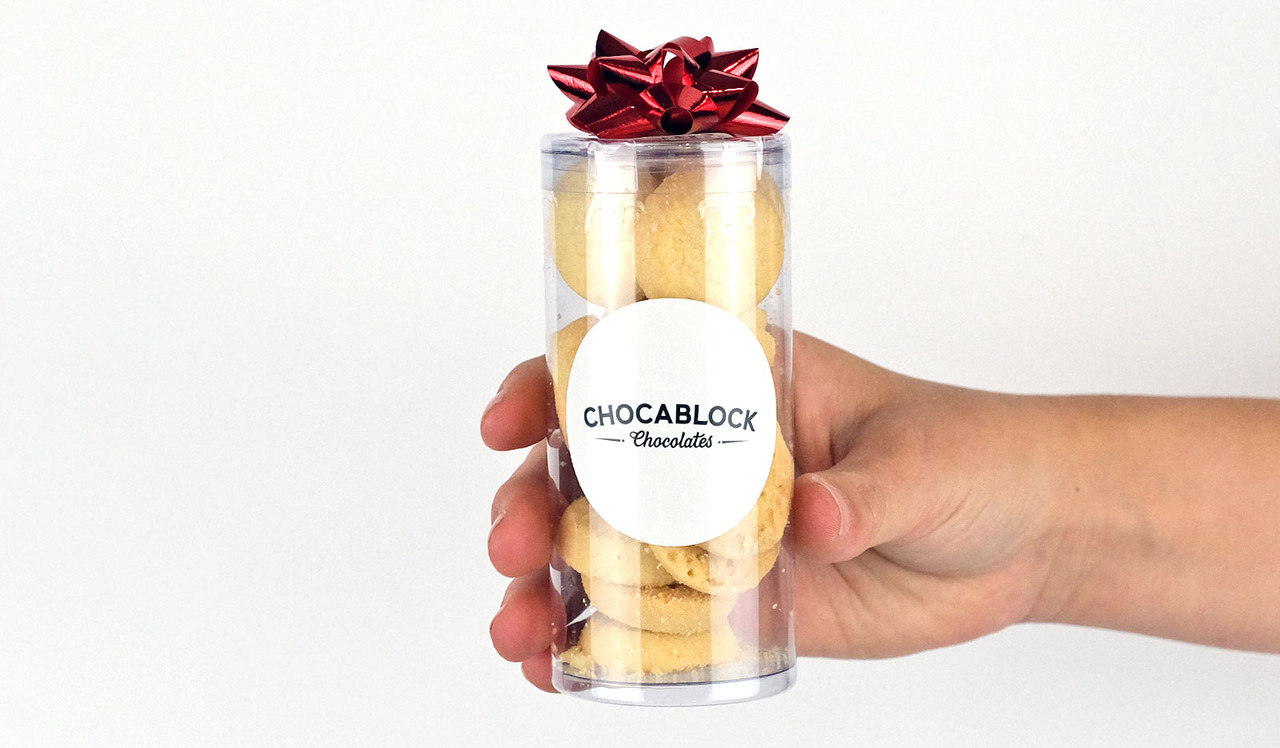 Model holding shortbread tube for sizing purposes