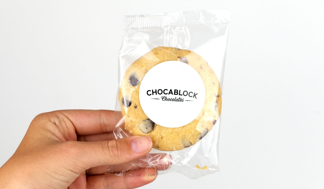 Model holding cookie for size comparison