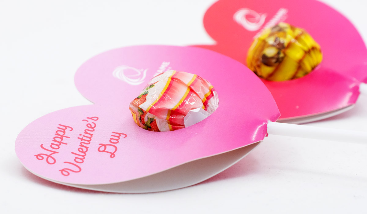 Side profile of chupa chup pop holder.
