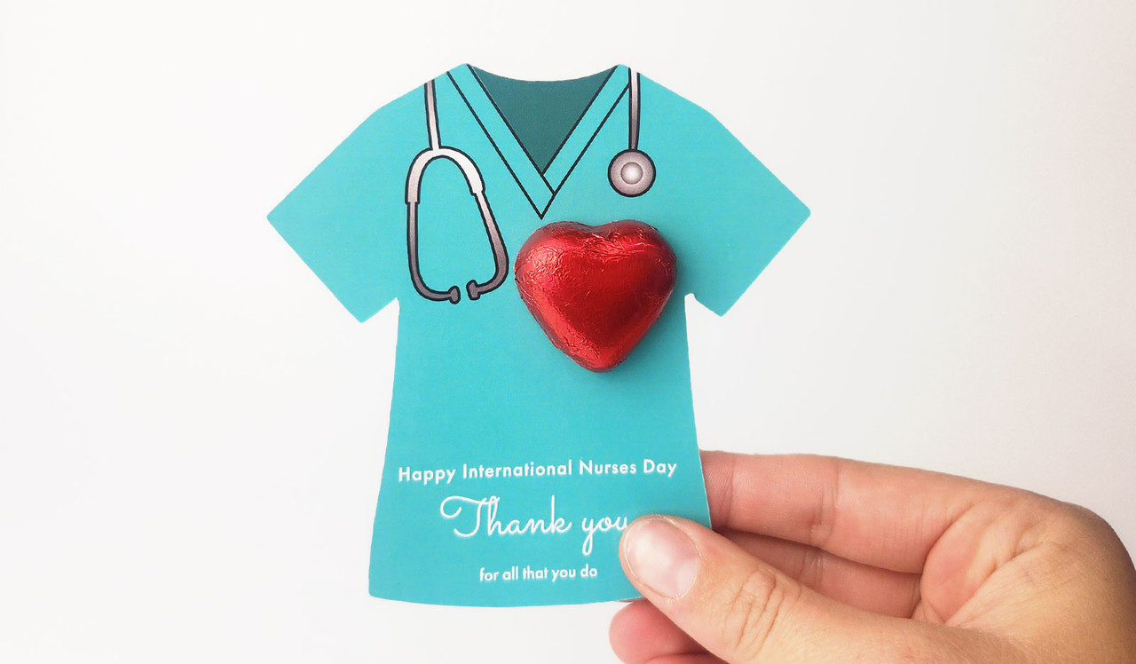 Model holding scrub card for sizing purposes