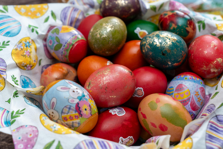 How To Create The Perfect Easter Chocolate Hamper