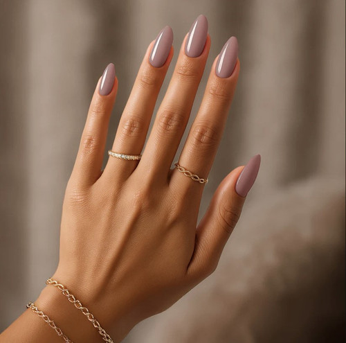 LG5107 - Risqué Business - Chaun Legend Gel Polish