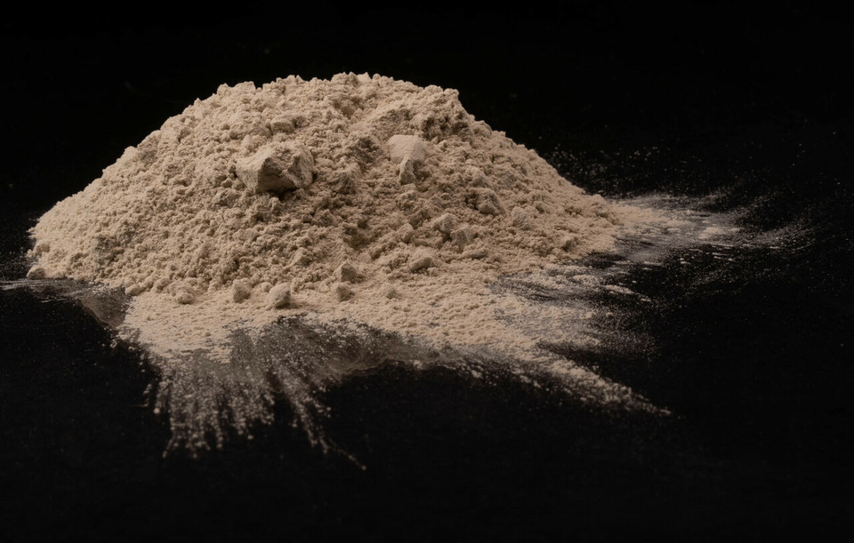 Carbon Chemistry B-80 Bleaching and Decolorizing Bentonite Clay (Various Sizes)