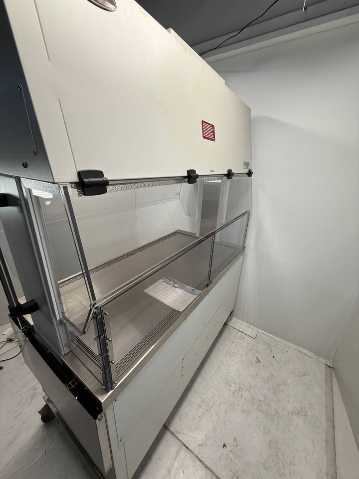 AllerGard Nuaire NU-620-500 Dual Sided Transfer Station