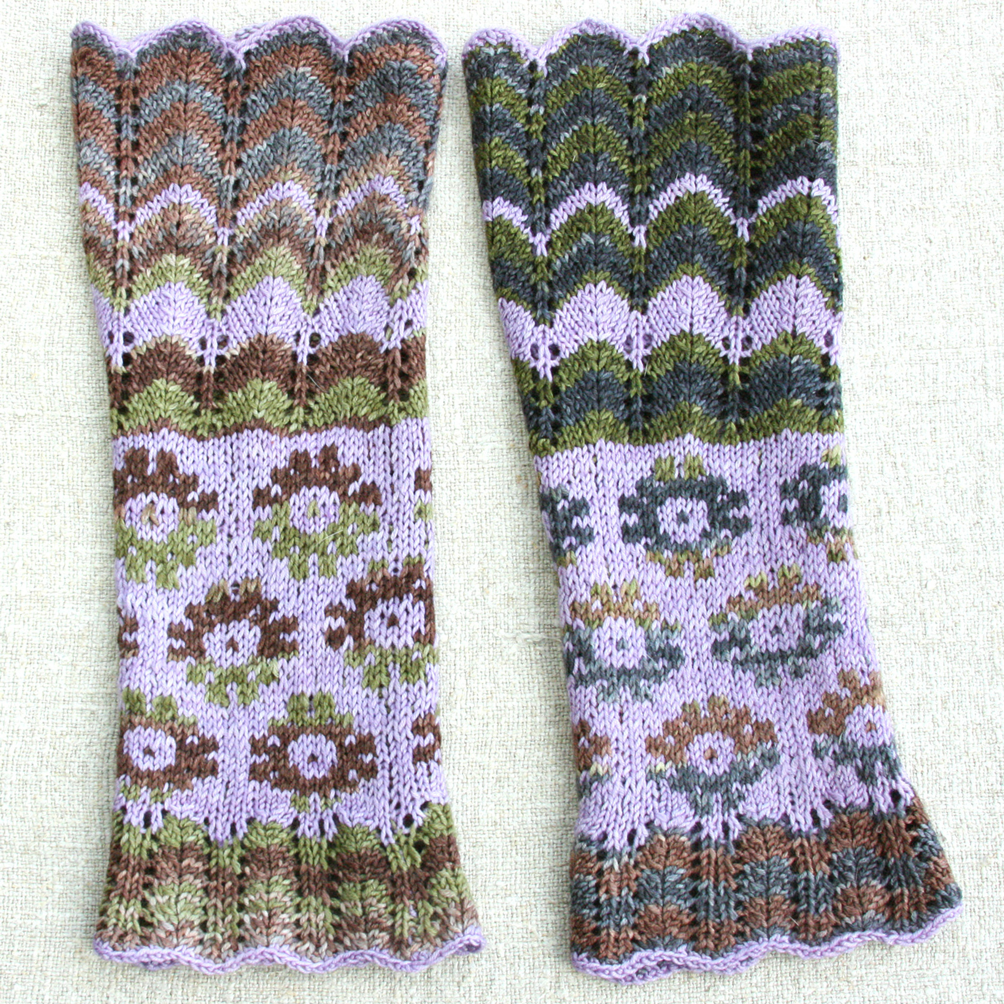 Ciekurs Wrist Warmers knitting pattern, Inese Iris Liepina