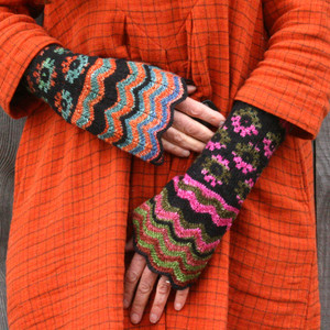 Skipu cuffs & legwarmer pattern by Inese Iris Liepina for Urth Yarns
