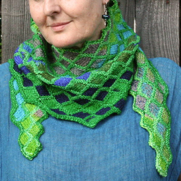 Pukis scarf PATTERN by Inese Iris Liepina for Urth Yarns