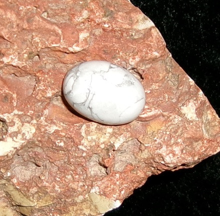 Cabochon Stone with ARALEZ