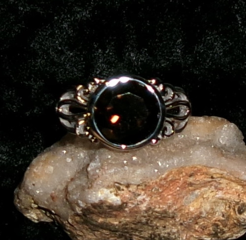 Ring with SIX DARK ROYALS
