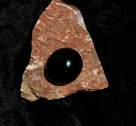 Stone with RAVEN TOTEM