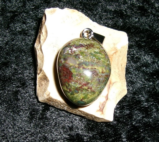 Pendant with CHINESE DRAGON