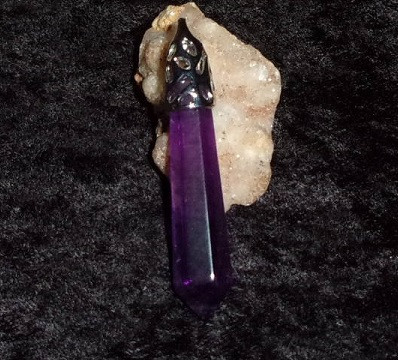 Amethyst pendant with RADIANT LIGHT KHODAM
