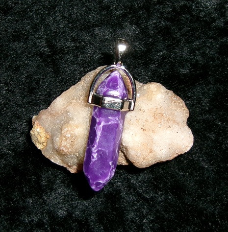 Pendant with QUEEN FLOWER FAIRY