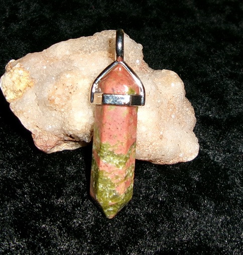 Pendant with YANG DJINN