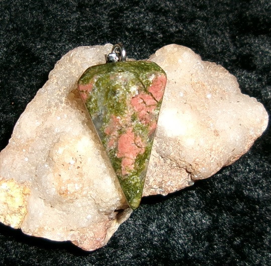 Pendant with YANG DJINN