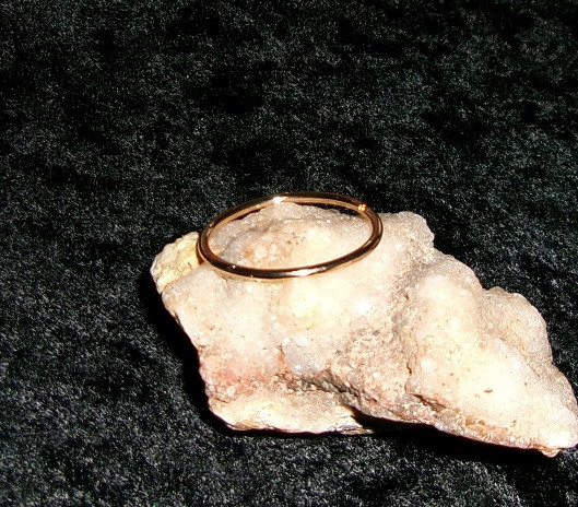 Alloy band ring with HAREM DJINN