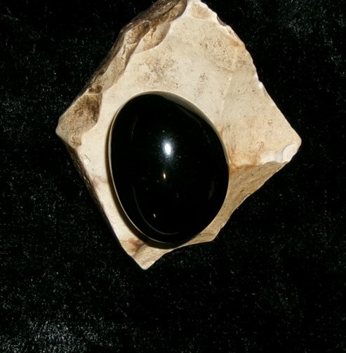 Stone with BLACK SAPPHIRE DRAGON