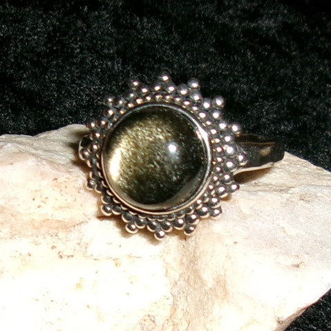 Ring with SIX DARK ROYALS