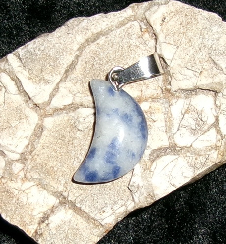 Pendant with HALANA ELF
