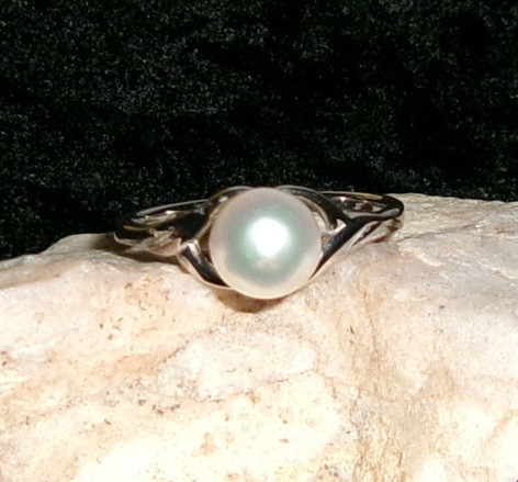 Ring with EMPRESS NEB DJINN, EMPRESS WATCHER, AND SUPREME DEVATA