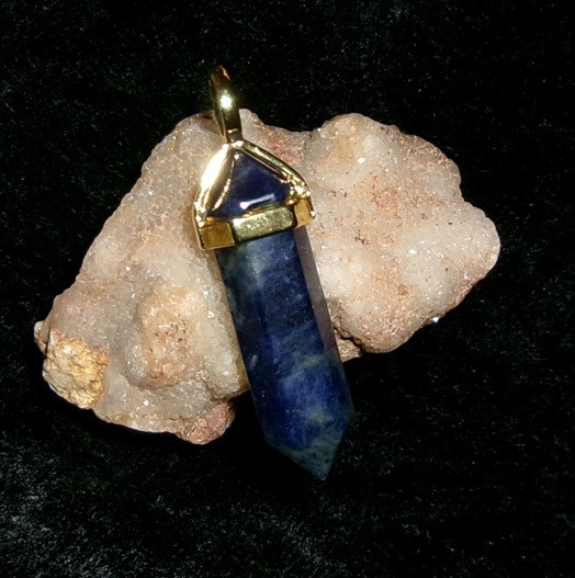 Pendant with QUEEN LAKAS FAIRY