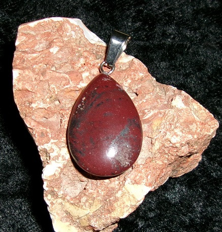 Pendant with MANTICORE