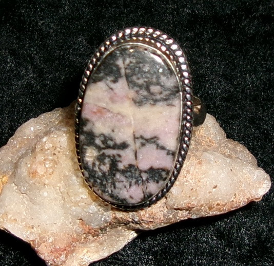 Ring with HOODOO CONJURE WOMAN