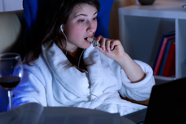 Mindless Eating: The Silent Saboteur of Your Health Goals