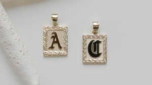14KT 20MM Personalized Initial with Maile Lei Border Pendant