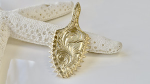 14KT Hand Engraved Leiomano Pendant