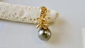 14KT Yellow Gold Pineapple Pearl Pendant