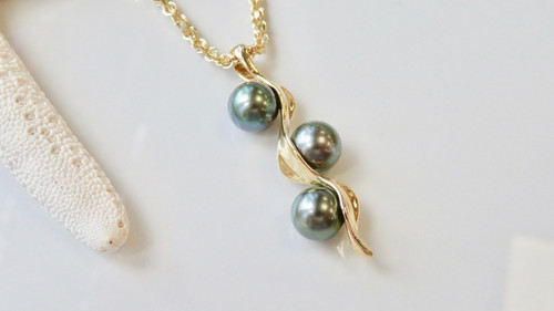 14KT Yellow Gold Black Tahitian Pearl Drop Pendant