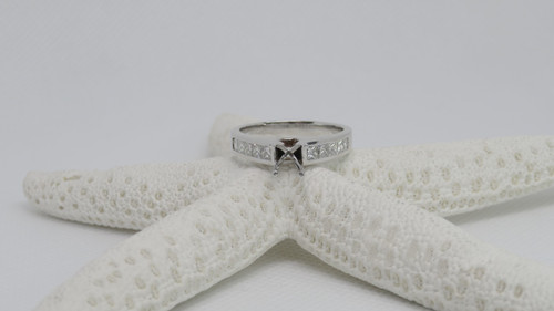 Platinum Semi-Mount, Four Prong, Princess Cut Diamond Setting