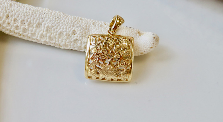 14KT Yellow Gold Square Shaped Lotus Flower Pendant
