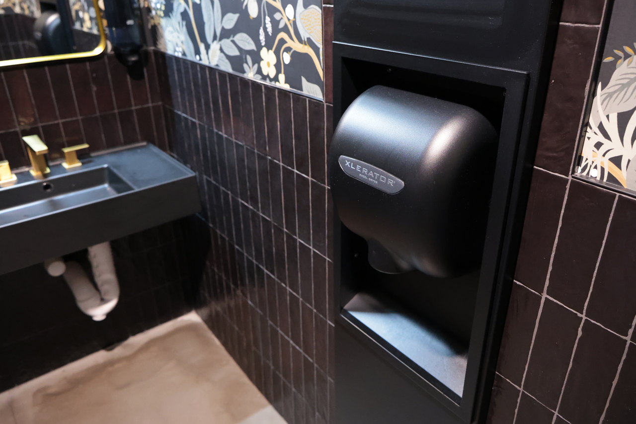 Excel Dryer XLERATOR Hand Dryer XL-BL, Zinc Die-Cast Cover - Black, Automatic Sensor, Surface Mounted, LEED Credits, GreenSpec Listed, Commercial Hand Dryer, XL-SP Black
