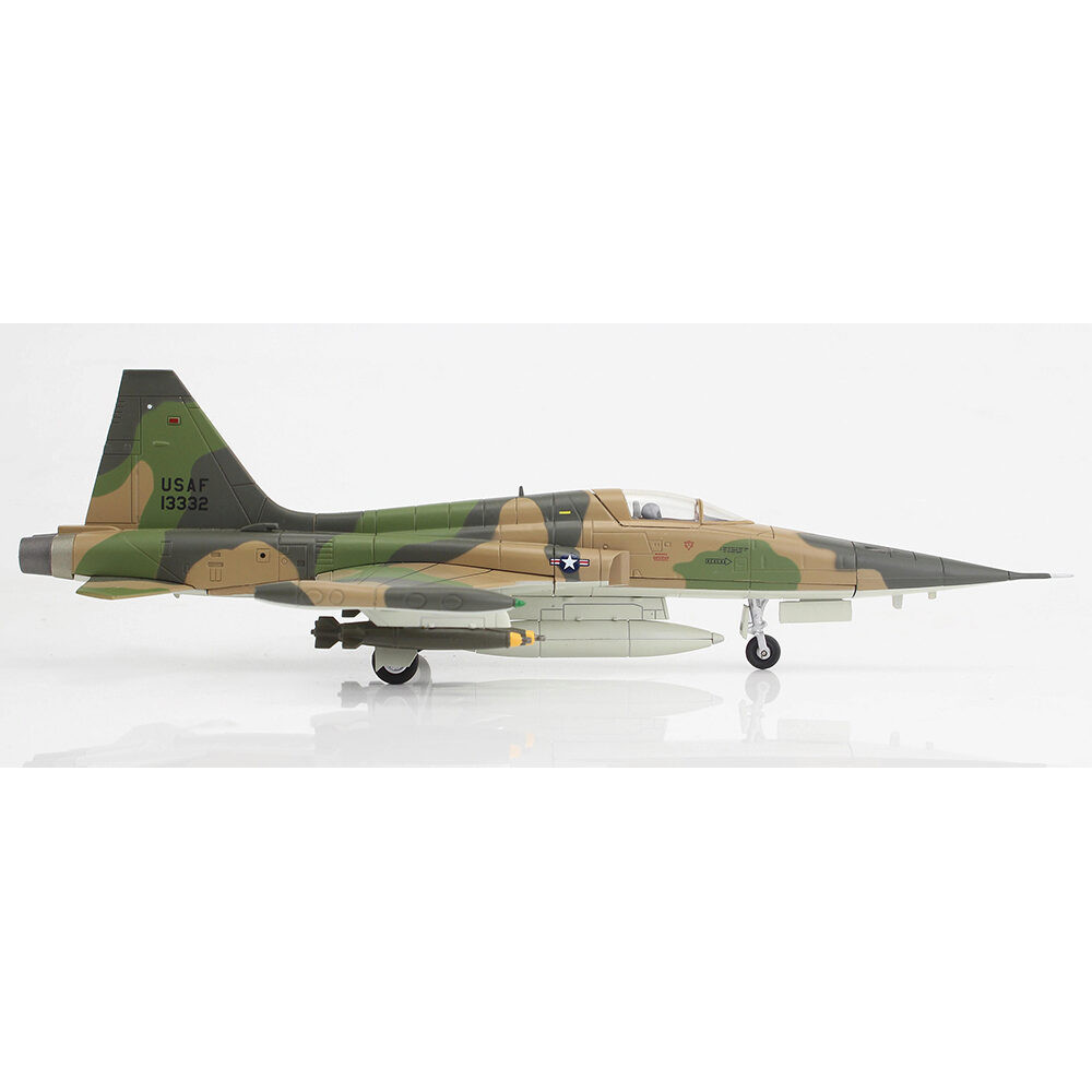 F-5F Tiger II 1/72 Die Cast Model - HA33003 10th Fighter Commando Sqn ...