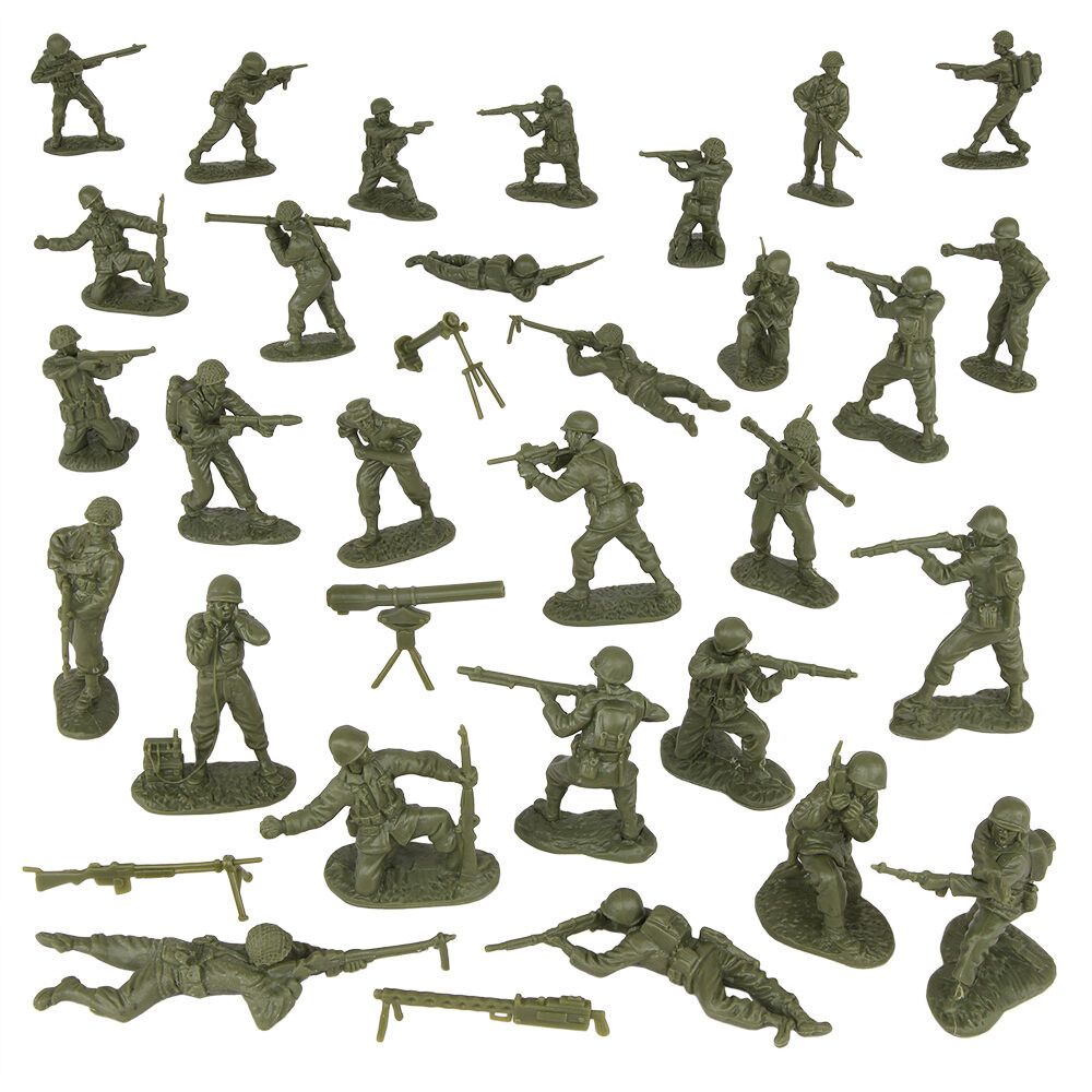 Korean War U.S. Winter 16 Piece Plastic Figure Set BMC TOYS (67121