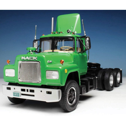Mack R685ST Semi Tractor 1/25 Kit Alt Image 2