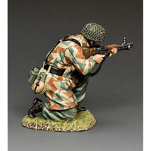 Fallschirmjager Kneeling Firing FG42 1/30 Figure Alt Image 1