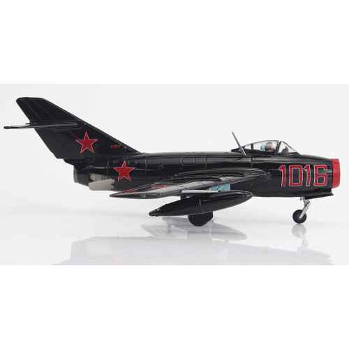 MIG-15bis 1/72 Die Cast Model - HA2422 Combat Air Musem, Kansas Alt Image 3
