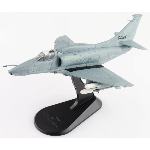 A-4M Skyhawk 1/72 Die Cast Model - HA1437 VMA-131 "Diamondbacks", US Marines, 1993 Alt Image 1