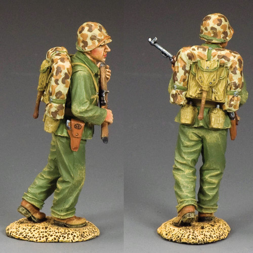 Walking Marine Officer 1/30 Figure King & Country (USMC068) Alt Image 1