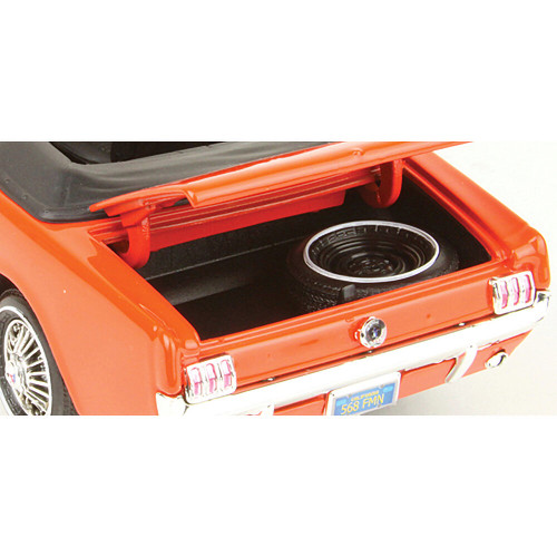 1964 1/2 FORD MUSTANG 289 CONVERTIBLE 1/18 DIE CAST MODEL Alt Image 5